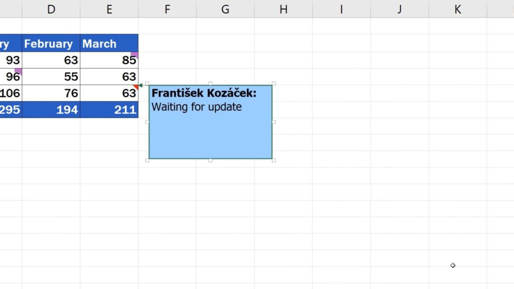 How to Insert Comment and Note in Excel - colouring of the comment in Excel